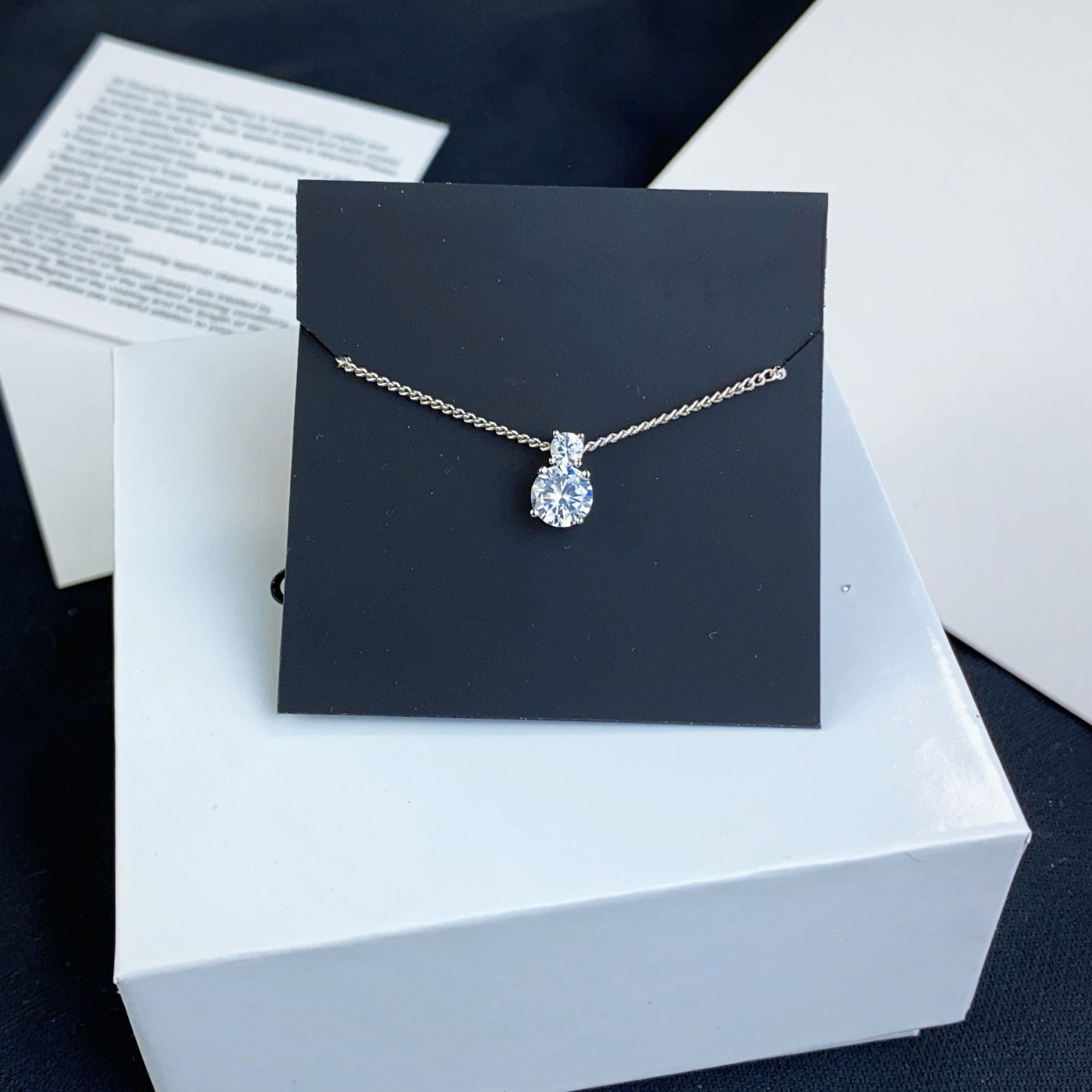 High Quality Jijia Size Diamond Necklace Female European And American Temperament Personality Classic Light Luxury Crystal Pendant Temperament